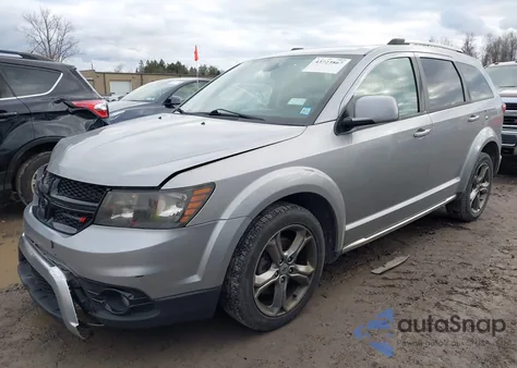 2018 Dodge Journey Crossroad z USA, uszkodzony, nr VIN 3C4PDCGG1JT156947